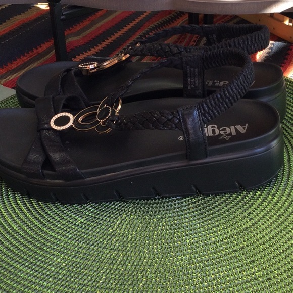 Alegria woman’s size 8 black sandals - Picture 2 of 7